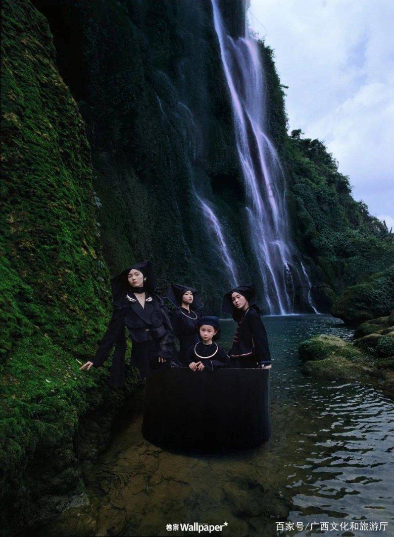 《热辣滚烫》新花絮,雷佳音带贾玲跳绳裤子掉了,被曝瘦的比贾玲多