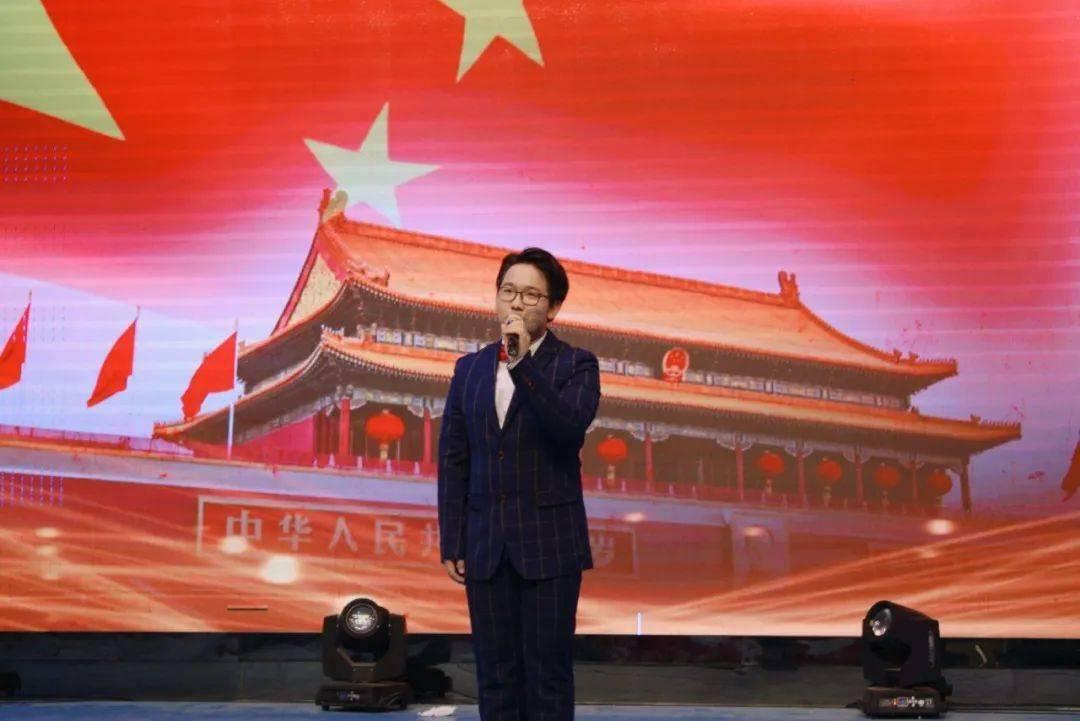 逃离啦啦队员的家